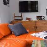 Houseboat Leni,