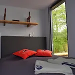Botel Houseboat Leni,