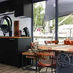 Houseboat Leni, 船上ホテル フレンスブルク