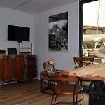 Houseboat Leni,