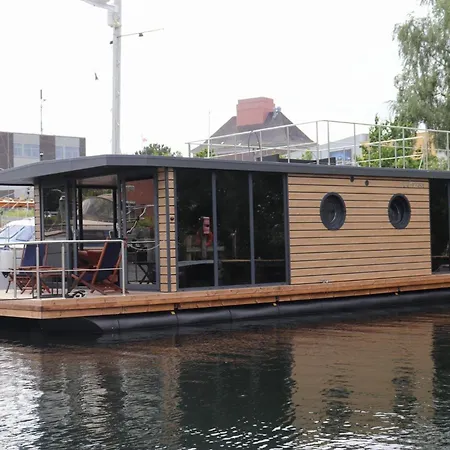 Botel Houseboat Leni Flensburg