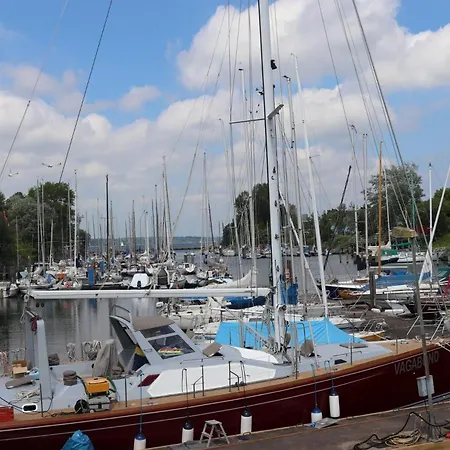 Houseboat Leni Flensburg