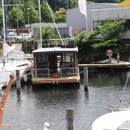 Botel Houseboat Leni Flensburg