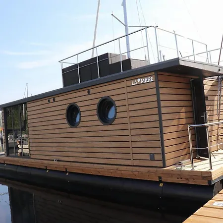 Houseboat Leni, ספינת מלון פלאנסבורג