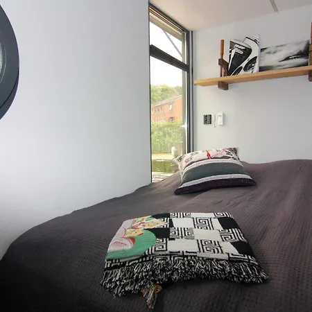 ספינת מלון Houseboat Leni, פלאנסבורג