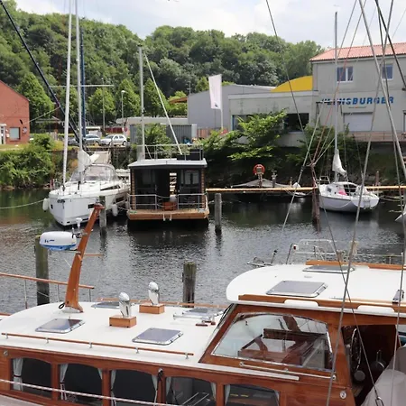 Hotel na wodzie Houseboat Leni, *