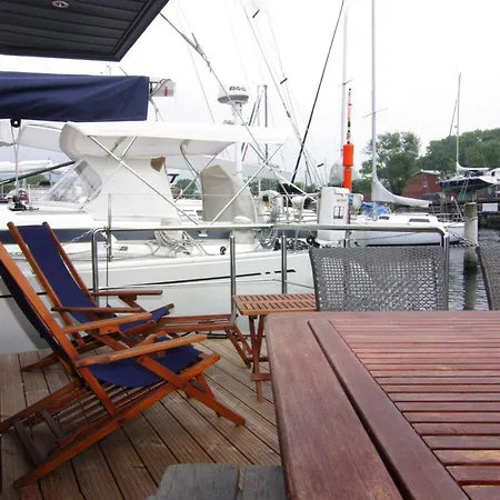 Houseboat Leni, Flensburg