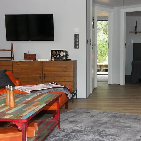 Houseboat Leni, Hotel na wodzie *