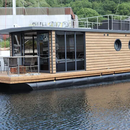 بوتيل Houseboat Leni, Flensburg فلنسبورغ