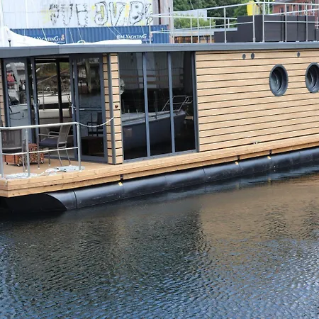 بوتيل Houseboat Leni, Flensburg فلنسبورغ