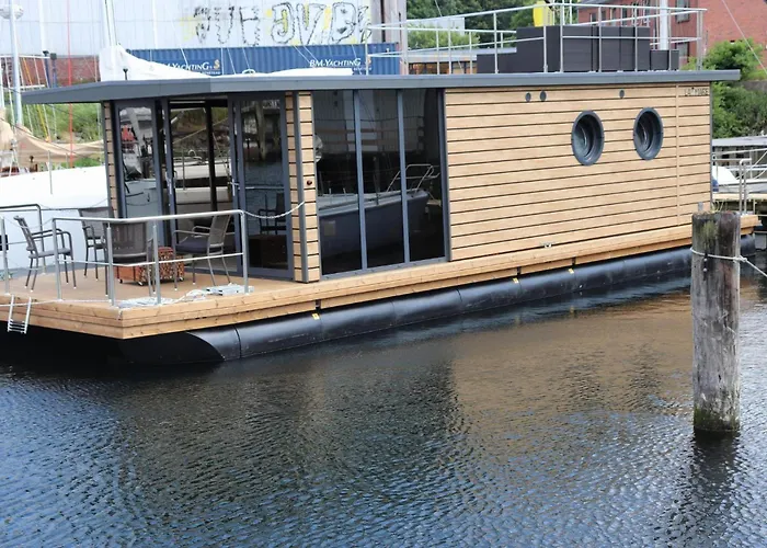 Houseboat Leni, فلنسبورغ