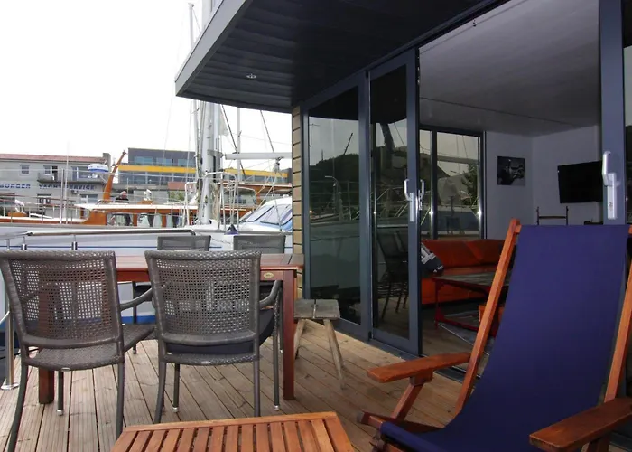 Houseboat Leni, * فلنسبورغ